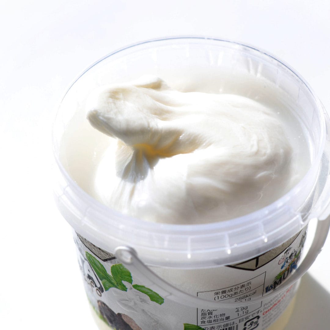 【予約】昔ながらの手作りブッラータ(トリュフ入り)125g【要クール便】【8月25日以降のお届け予定】