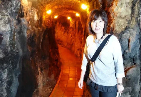 天然洞窟の地下セラー
