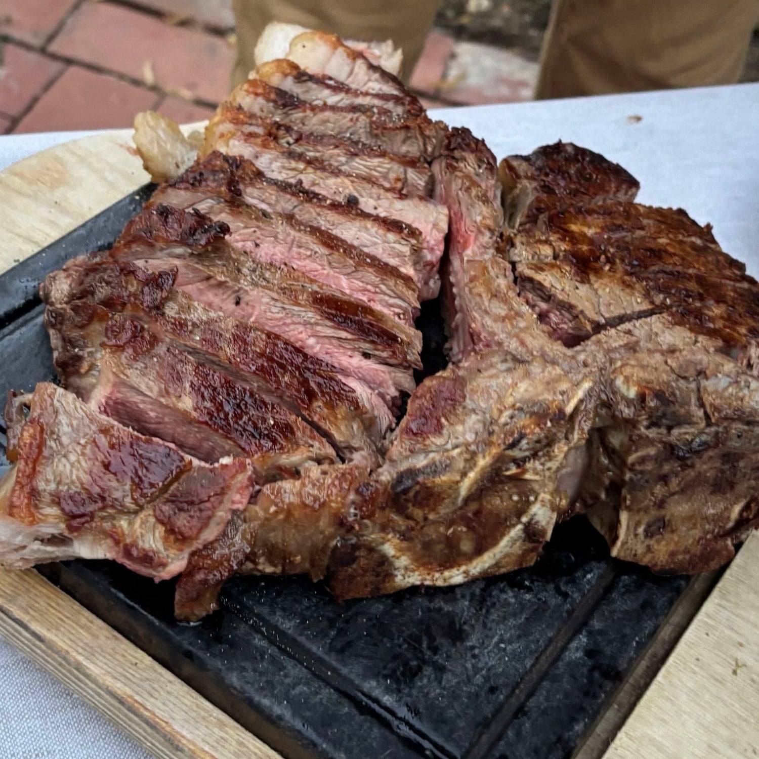 トスカーナの蔵元ディエヴォーレで食べたTボーンステーキ